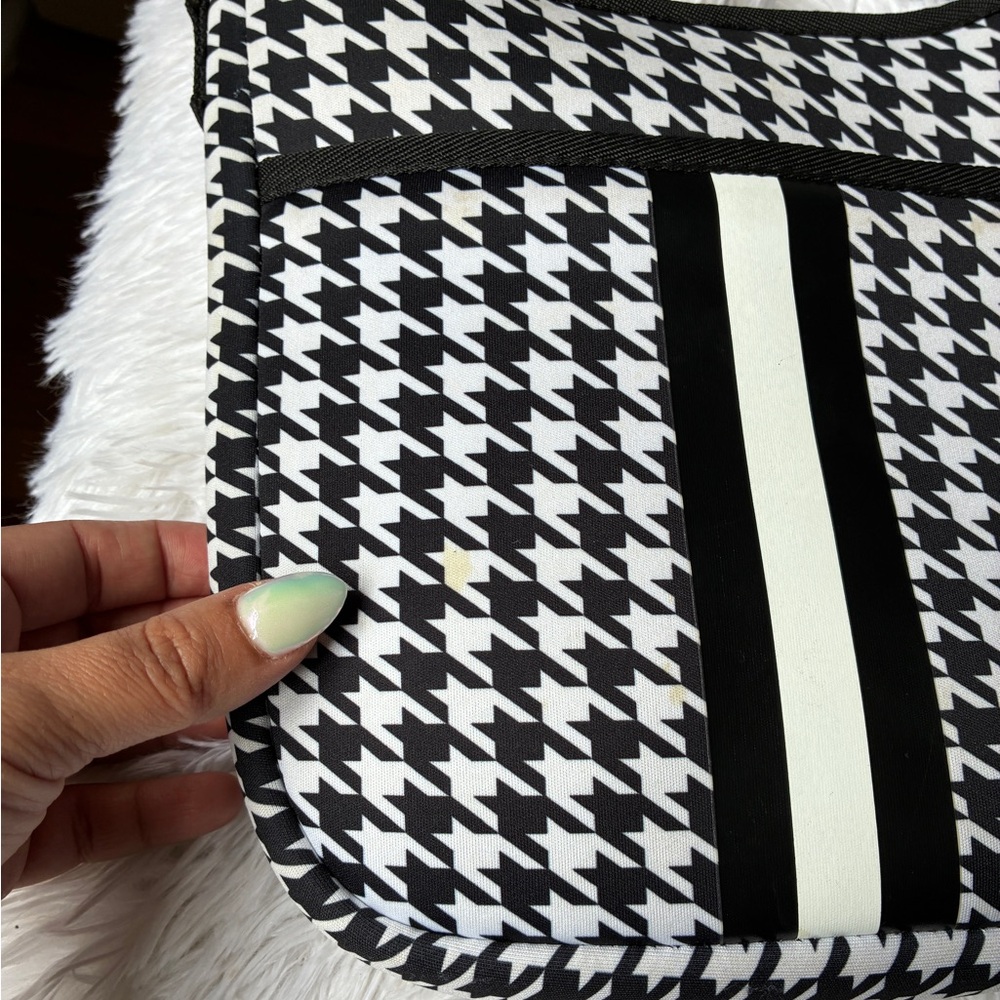HAUTE SHORE JERI Houndstooth Print Crossbody 🖤 - Picture 5 of 13